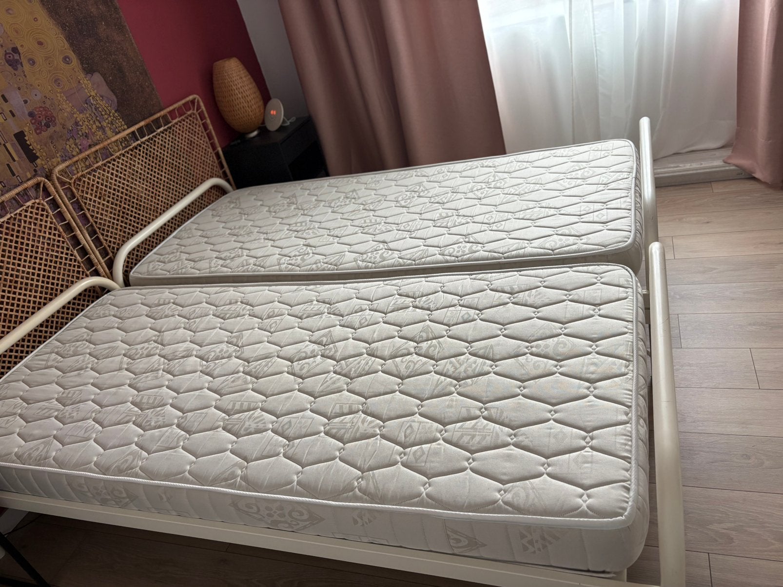 Eenvoudig logeerbed met 2 matrassen, Ophalen, Gebruikt, Tweepersoons, 180 cm