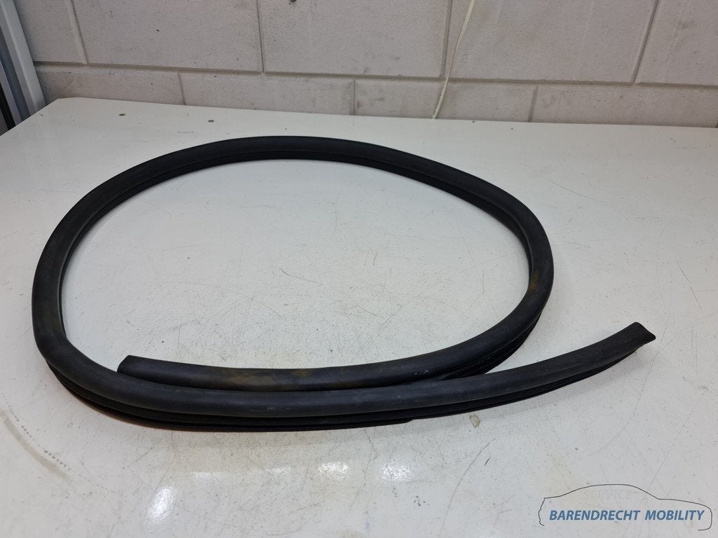 Deurrubber links bestuurderskant Mercedes CLK W209 portierru, Gebruikt, Mercedes-Benz AG, Mercedes-Benz, Ophalen of Verzenden