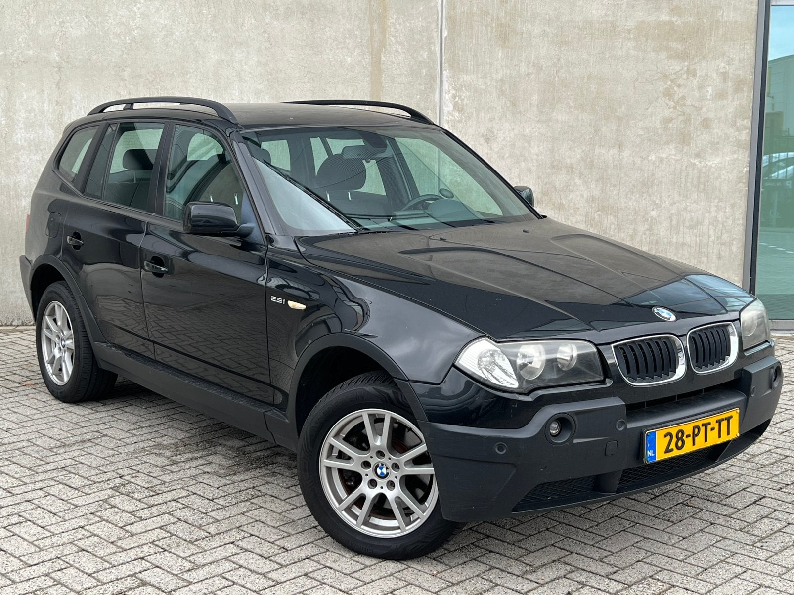 Zwarte BMW X3 2.5i SUV 4X4 Automaat Benzine/NieuweAPK/Airco!, Automaat, Stof, 1800 kg, Zwart