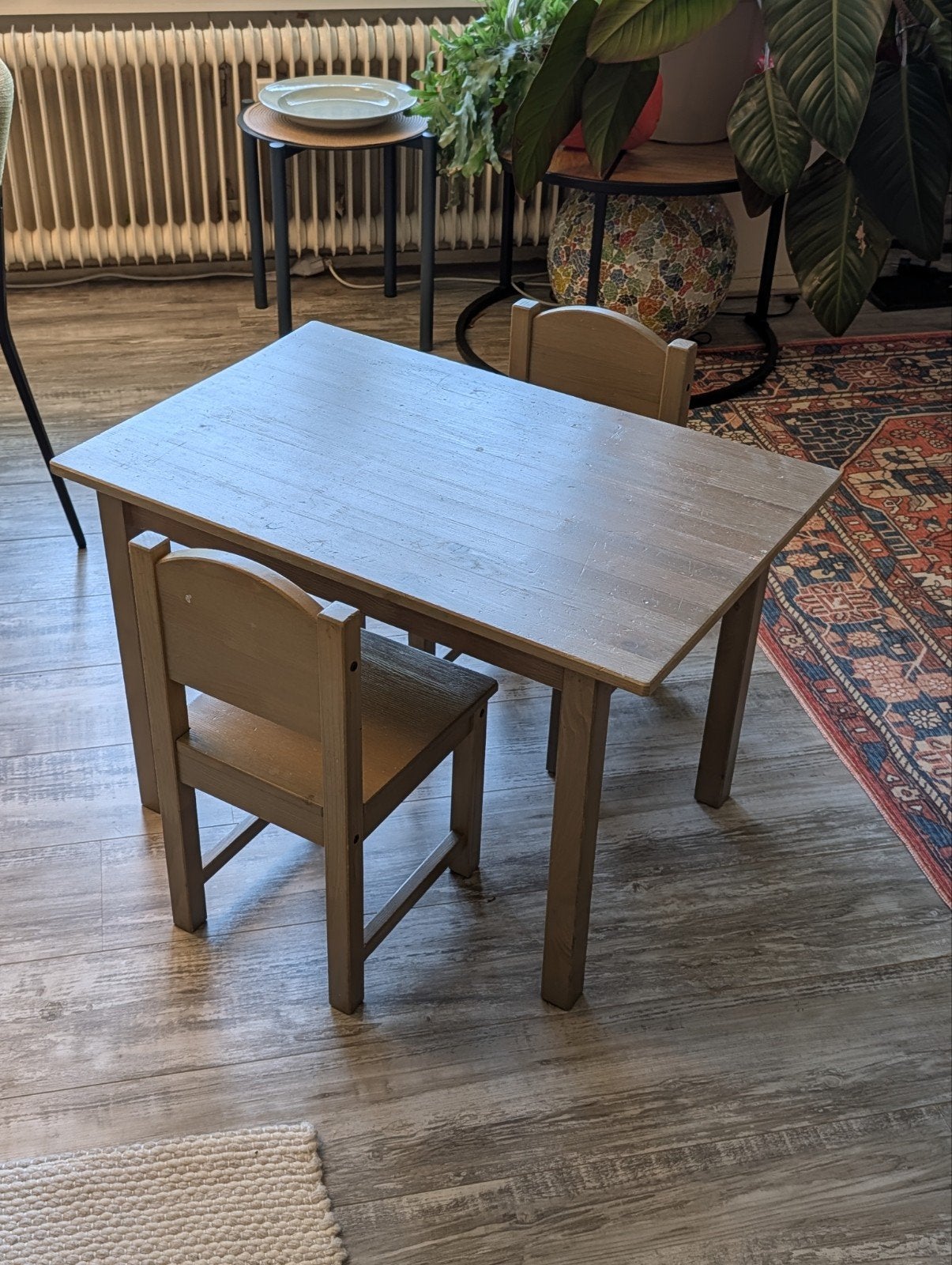 IKEA Sundvik set kindertafel met stoelen echt hout, Ophalen, Gebruikt, Tafel(s) en Stoel(en)