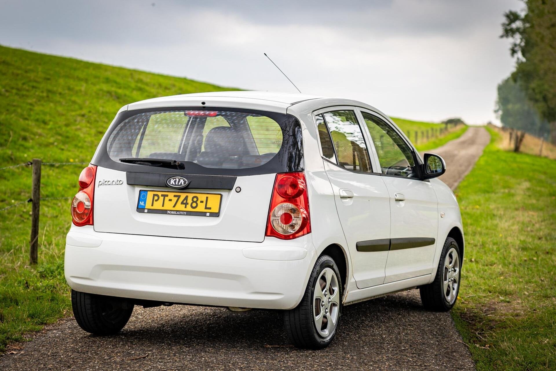Kia Picanto 1.0 Fifteen |Zuinig|Elektrische ramen|Nieuwe apk, Voorwielaandrijving, 4 cilinders, Met garantie (alle), 400 kg