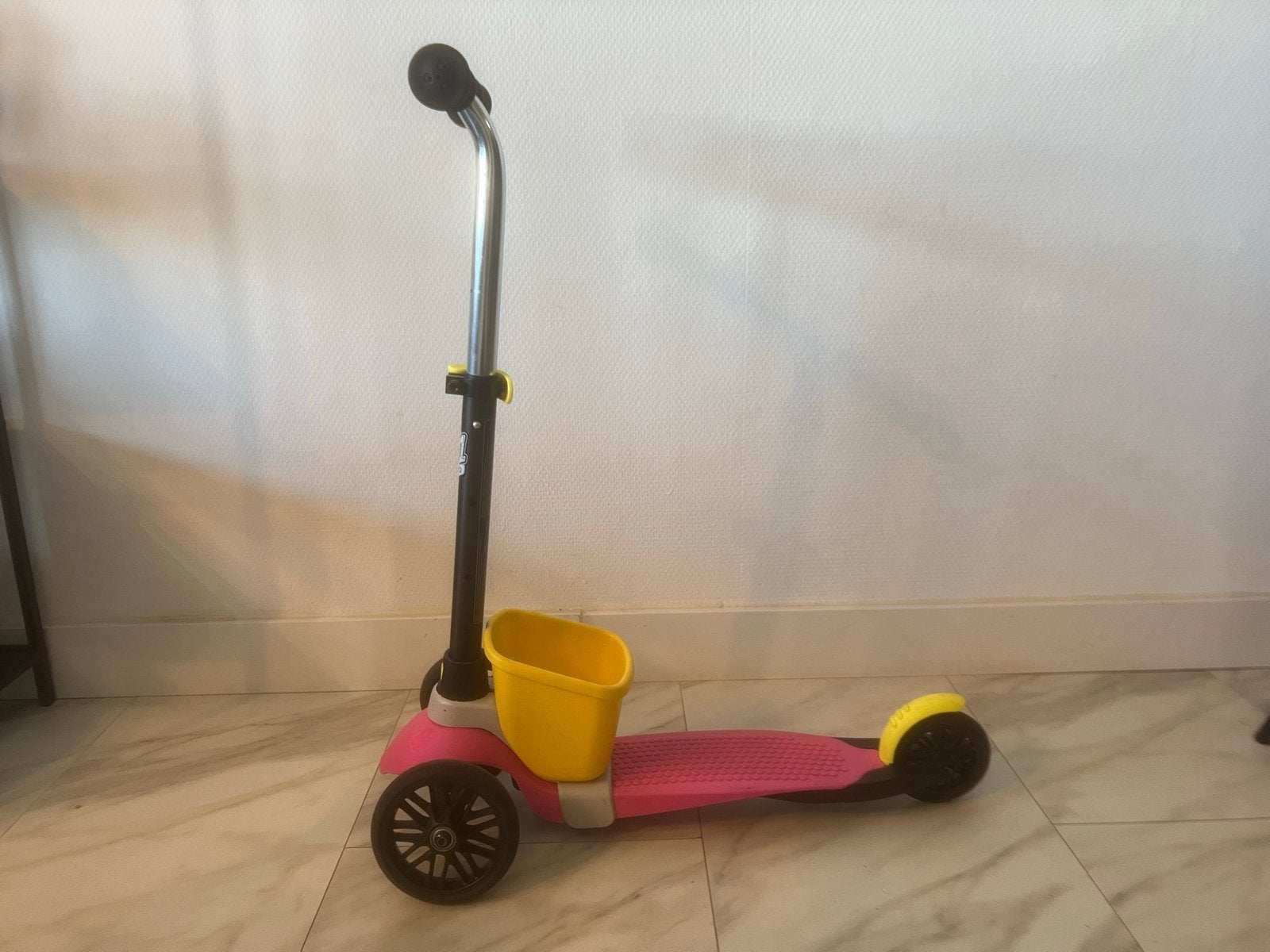 B1 Oxelo step voor kinderen - roze met geel mandje, Ophalen of Verzenden, Gebruikt, Gewone step