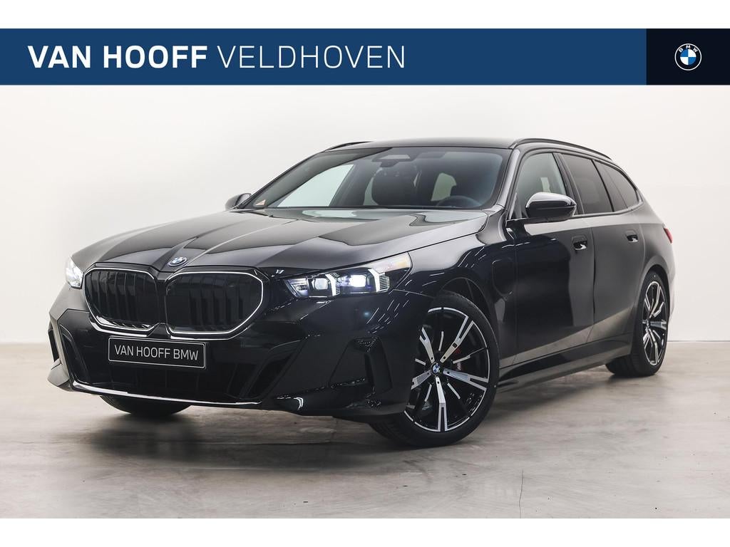 BMW 5 Serie Touring 530e M Sport Automaat / Panoramadak / Tr, Automaat, 1998 cc, Achterwielaandrijving, Zwart