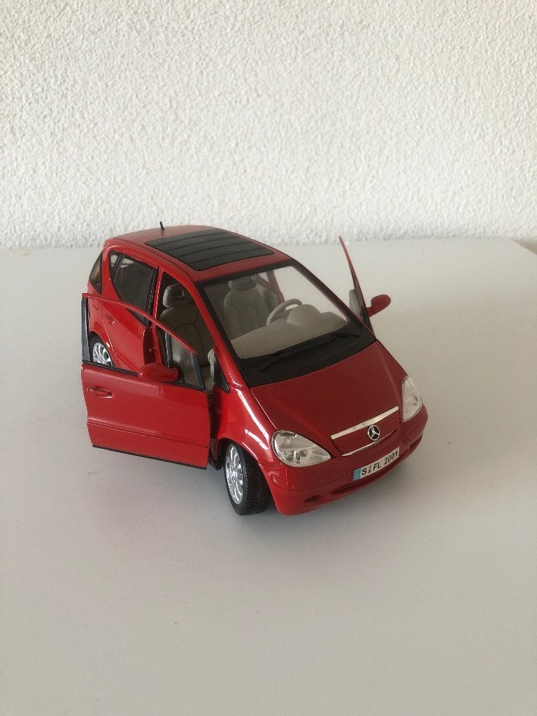 mercedes a klasse maisto, Hobby en Vrije tijd, Modelauto's | 1:18, Ophalen of Verzenden, Nieuw, Auto, Maisto