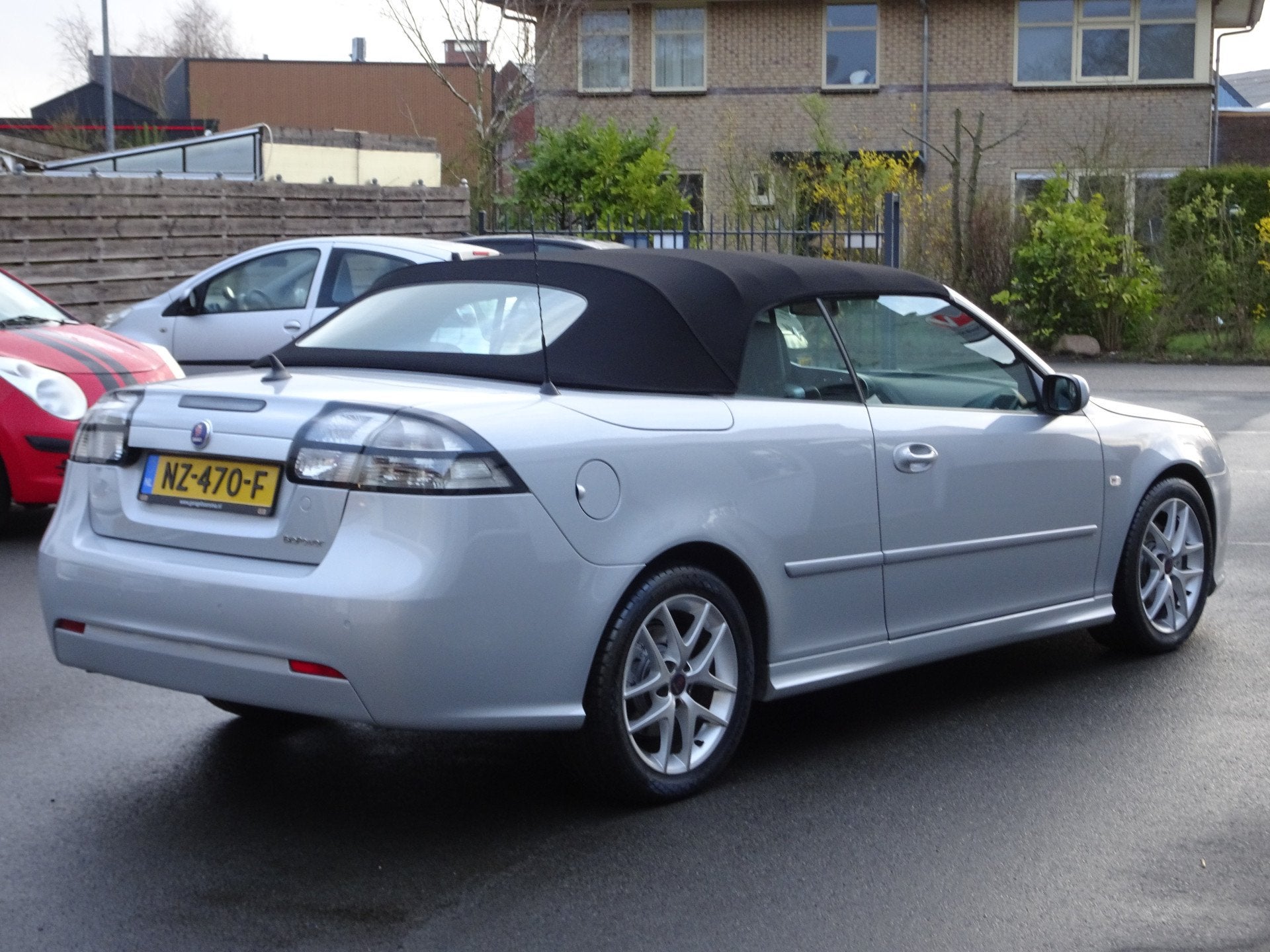 Saab 9-3 Cabrio 2.0t Vector Spring Edition Automatische airc, 1998 cc, Zwart, 4 cilinders, Cabriolet
