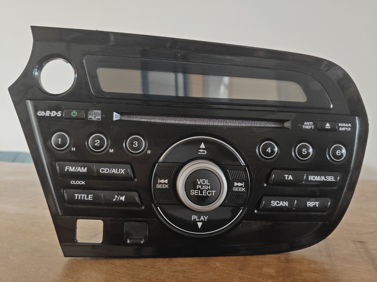 Honda Insight radio, Ophalen
