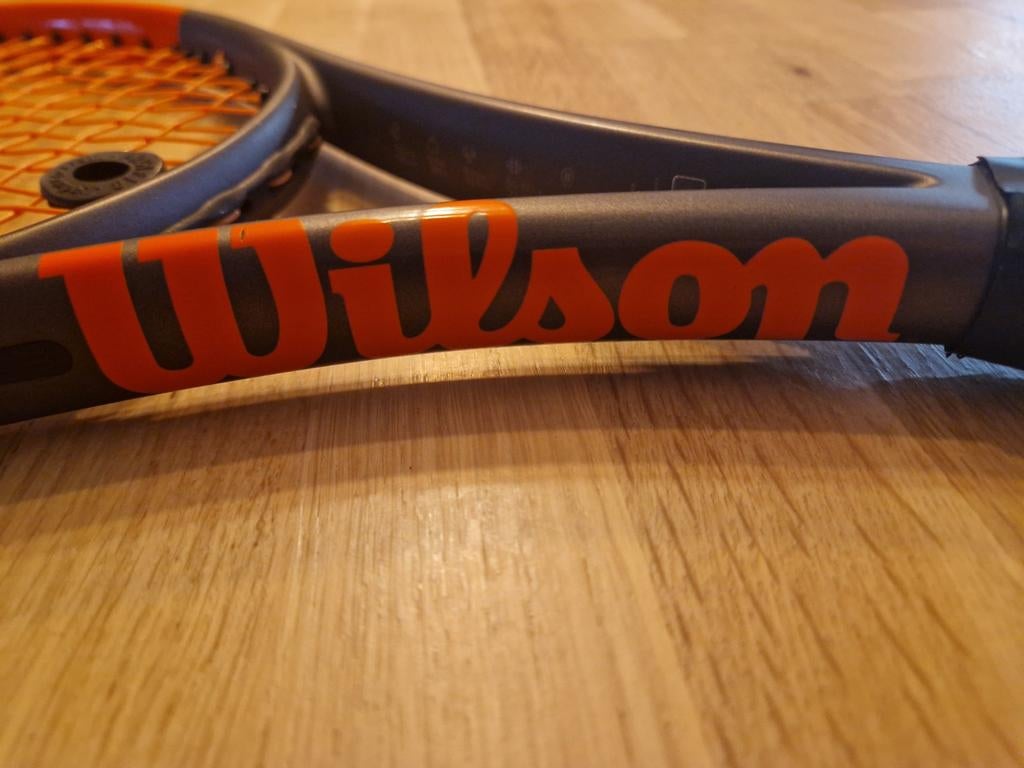 - - - mooie Wilson Burn 100LS Tennisracket - - -, Ophalen of Verzenden, Racket, Wilson, L3