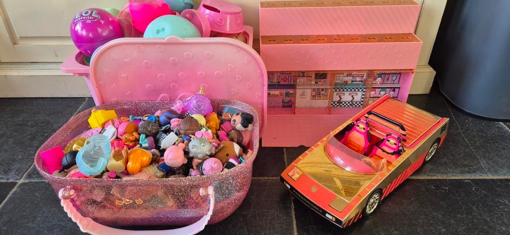 Grote LOL Surprise set: poppetjes, auto en huis, Ophalen of Verzenden, Gebruikt, Meisje