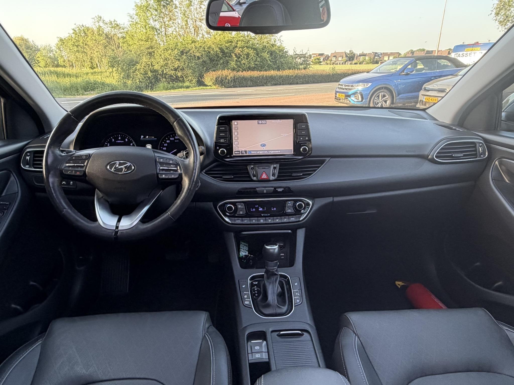 Hyundai i30 1.4 T-GDI Premium AUTOMAAT | PANO | LEER | KLIMA, Auto's, 12 maanden, Stof, Euro 6, 4 cilinders
