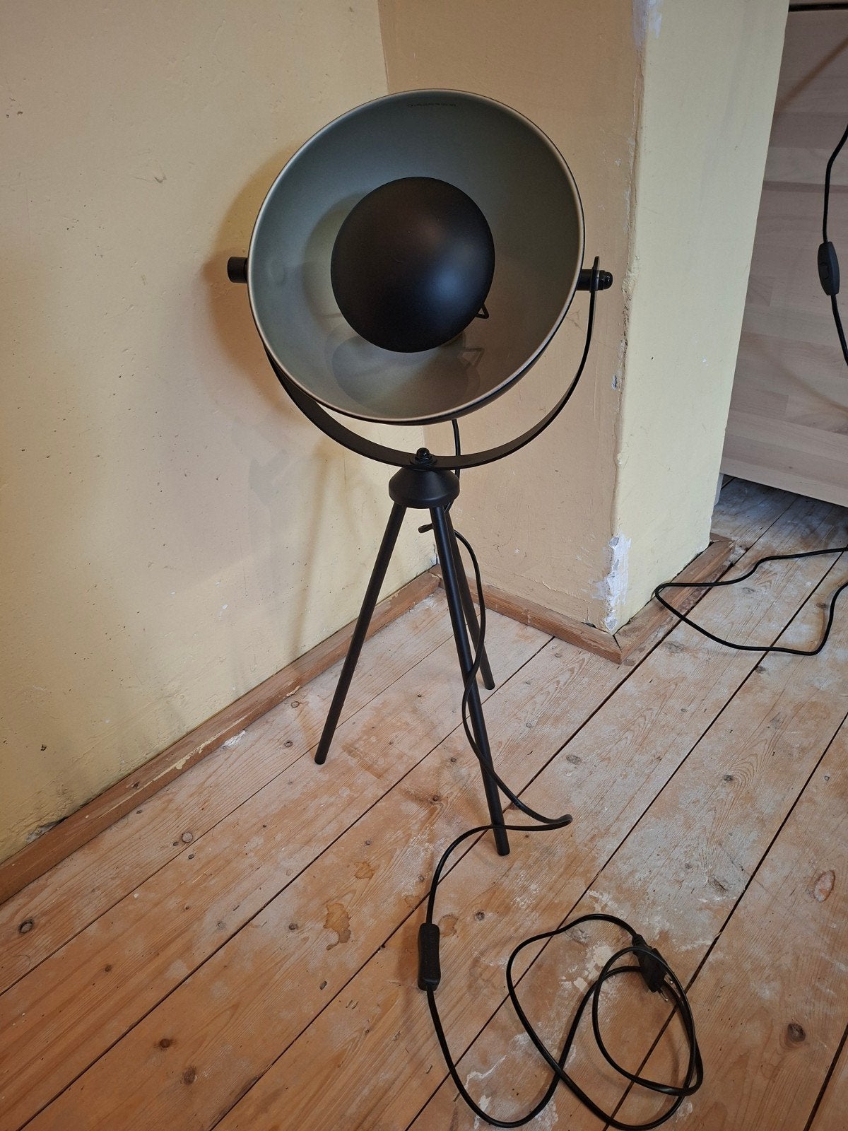 Moderne vloerlamp/spot op statief - Zwart/Grijs, Ophalen, Gebruikt, Modern, Industrieel, Overige fittingen