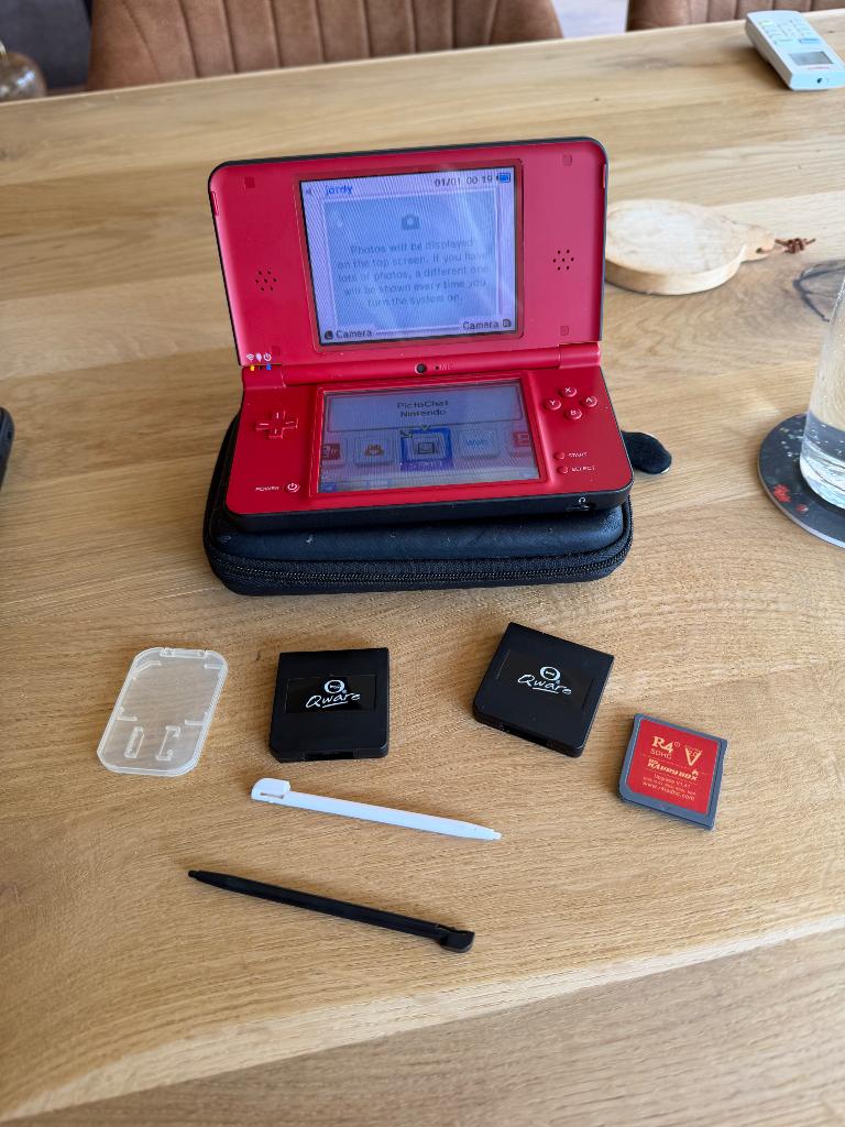 Nintendo ds super Mario bros 25th anniversary, Spelcomputers en Games, Verzenden, Zo goed als nieuw, DS Lite, Rood
