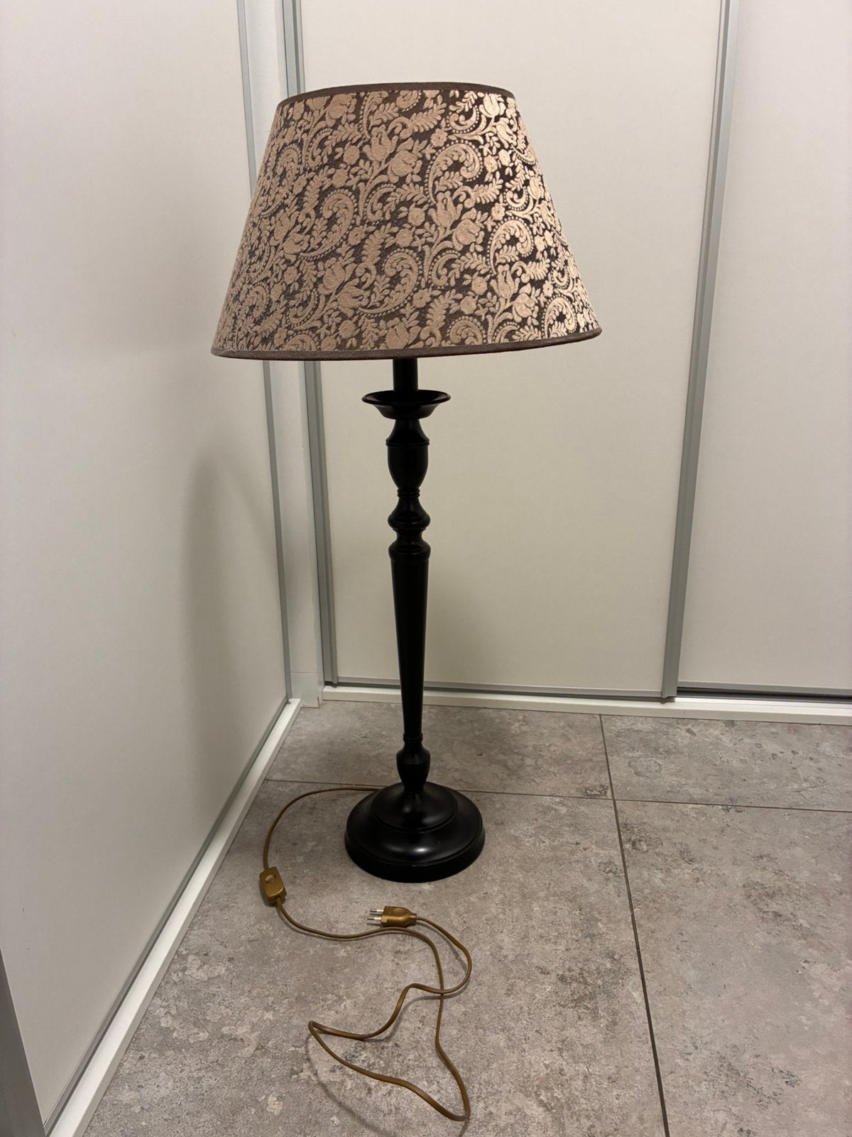 Klassieke tafellamp met lampenkap met patroon, Beige, Ophalen, Zo goed als nieuw