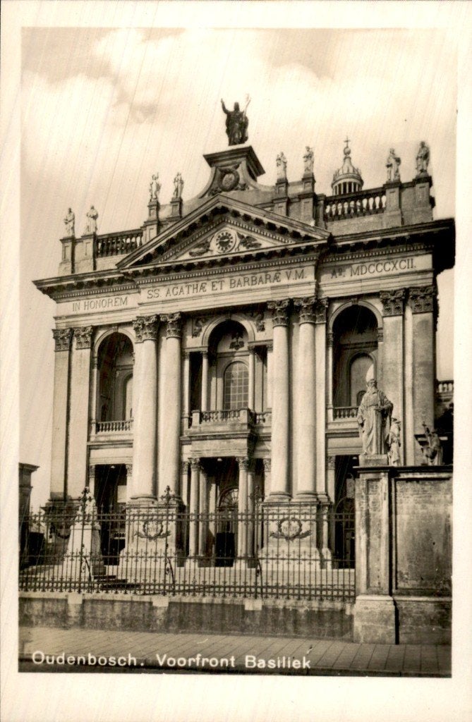Oudenbosch - Basiliek - Voorfront, Ophalen of Verzenden, 1940 tot 1960, Ongelopen, Noord-Brabant