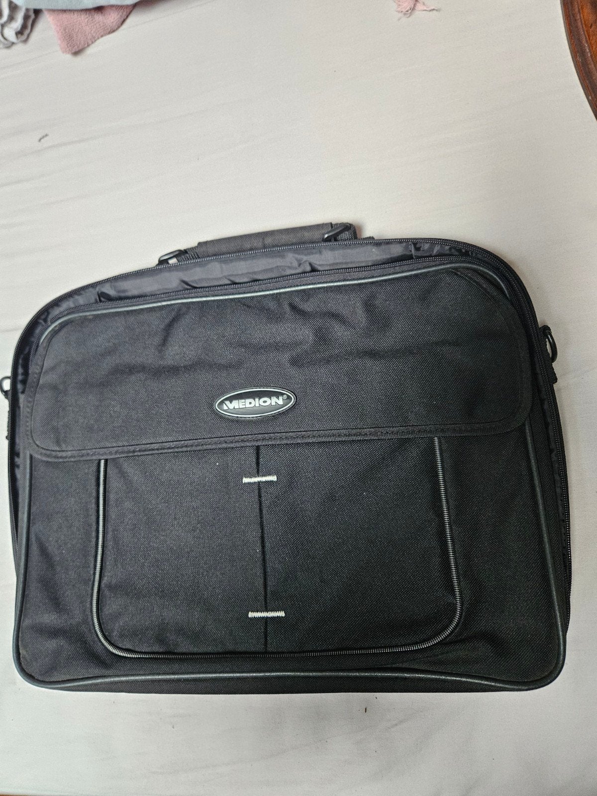 Medion laptoptas voor 15.6 inch laptopps - Zwart, Gebruikt, Aktetas, Ophalen of Verzenden, Zwart
