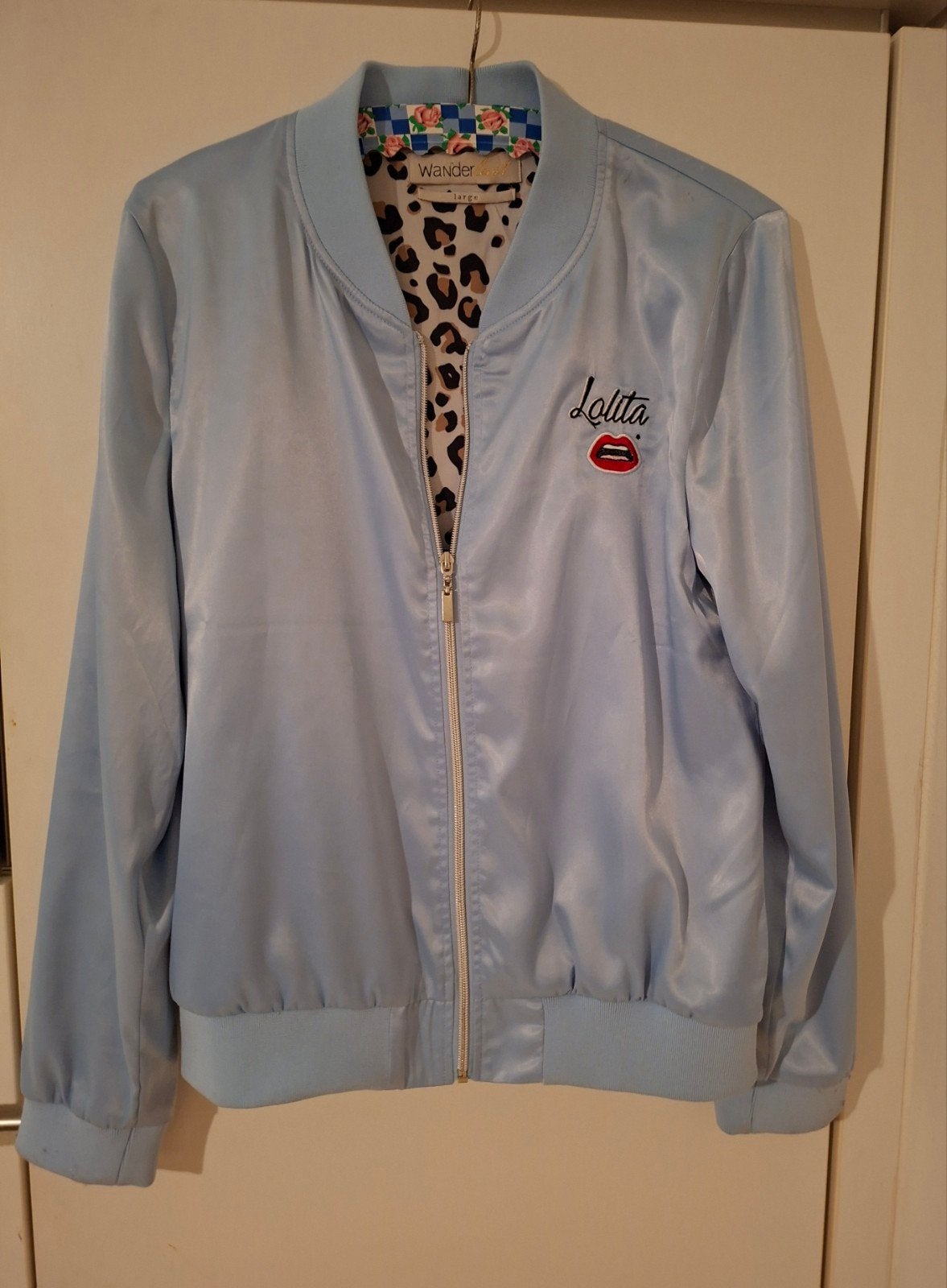 Wanderlust Lolita Bomberjack - Maat L - Zo goed als nieuw, Wanderlust, Blauw, Maat 42/44 (L), Ophalen of Verzenden