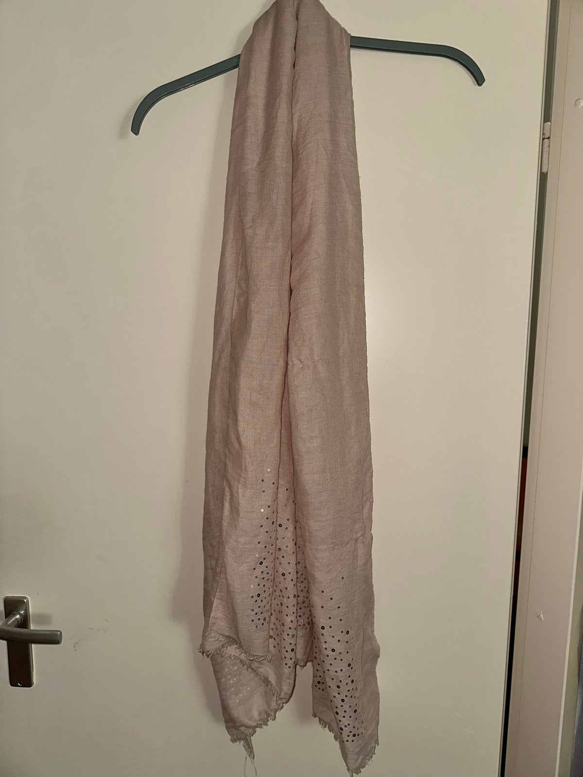 Dames lichtroze sjaal, Ophalen of Verzenden, Zo goed als nieuw, Maat 46/48 (XL) of groter, Sjaal