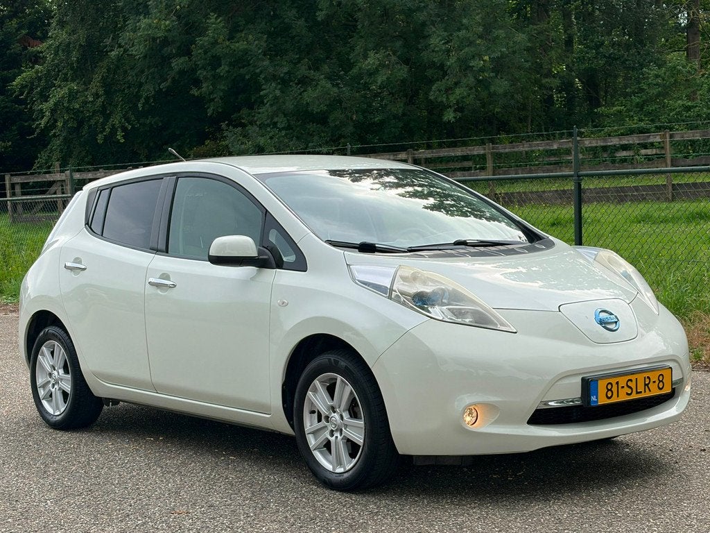 Nissan LEAF Base 24 kWh /Xenon/Camera/Navi/, Auto's, Nissan, Gebruikt, 199 km, Stoelverwarming, Wit