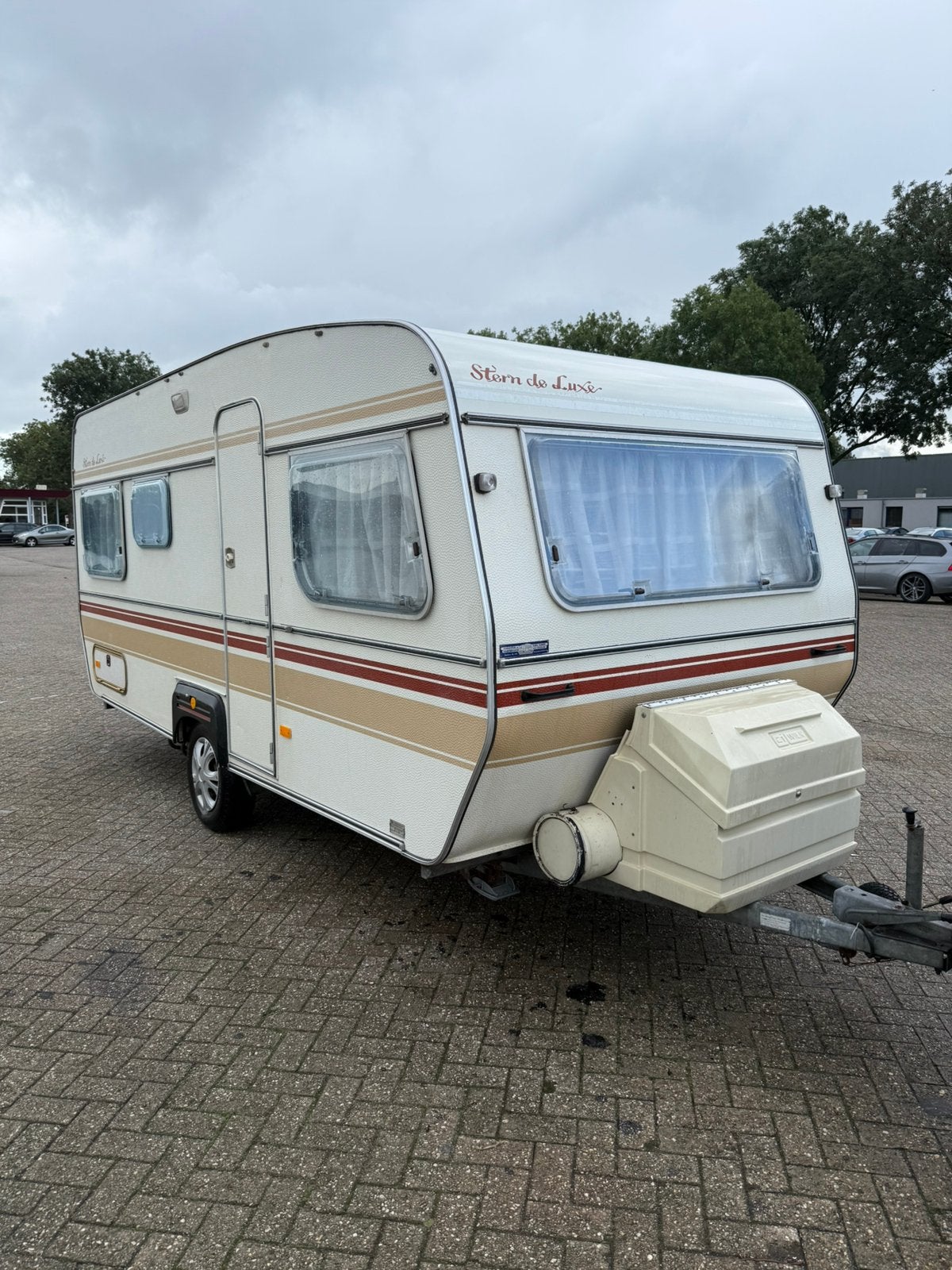 Wilk Stern De Luxe 1982 Vast bed // rondzit, Vast bed, Rondzit, Bedrijf, Kachel