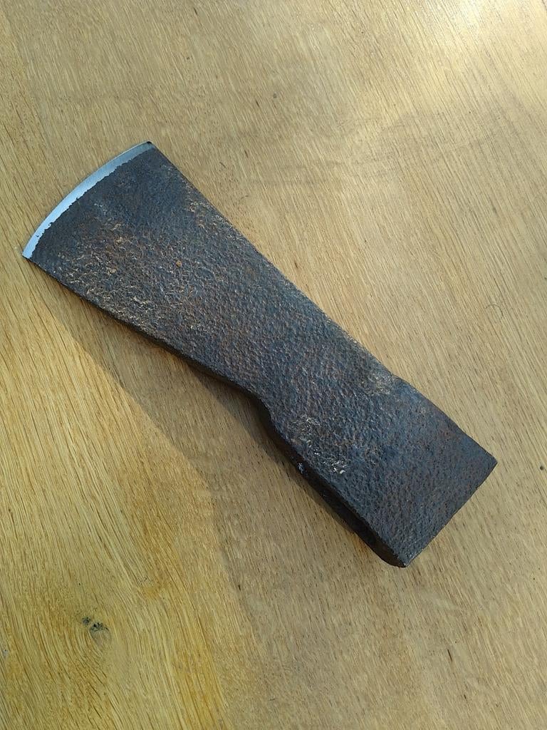 Oude Oostenrijkse Hekbijl - Ranke Kop, Patina, Scherp, Antiek en Kunst, Antiek | Gereedschap en Instrumenten, Ophalen of Verzenden