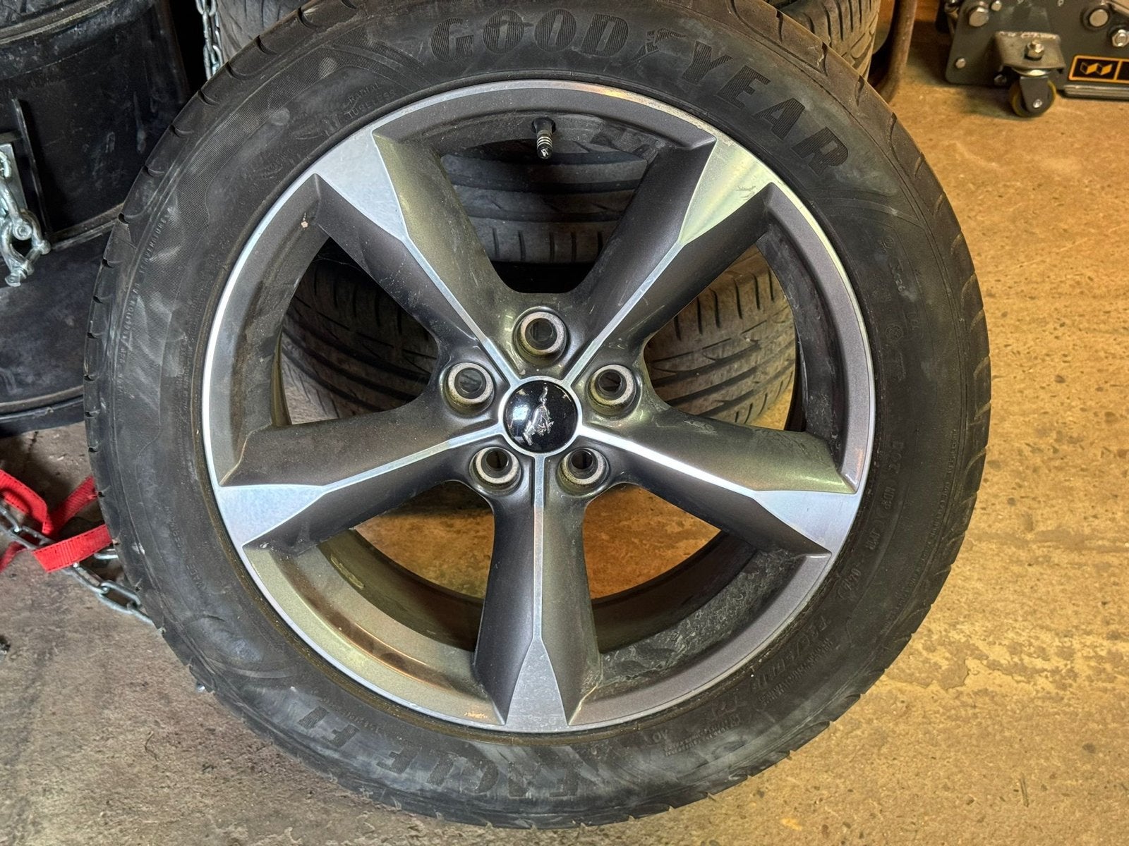 Mustang velgen met banden -Goede staat licht beschadigd 2015, Auto-onderdelen, Banden en Velgen, 19 inch, Gebruikt, Banden en Velgen