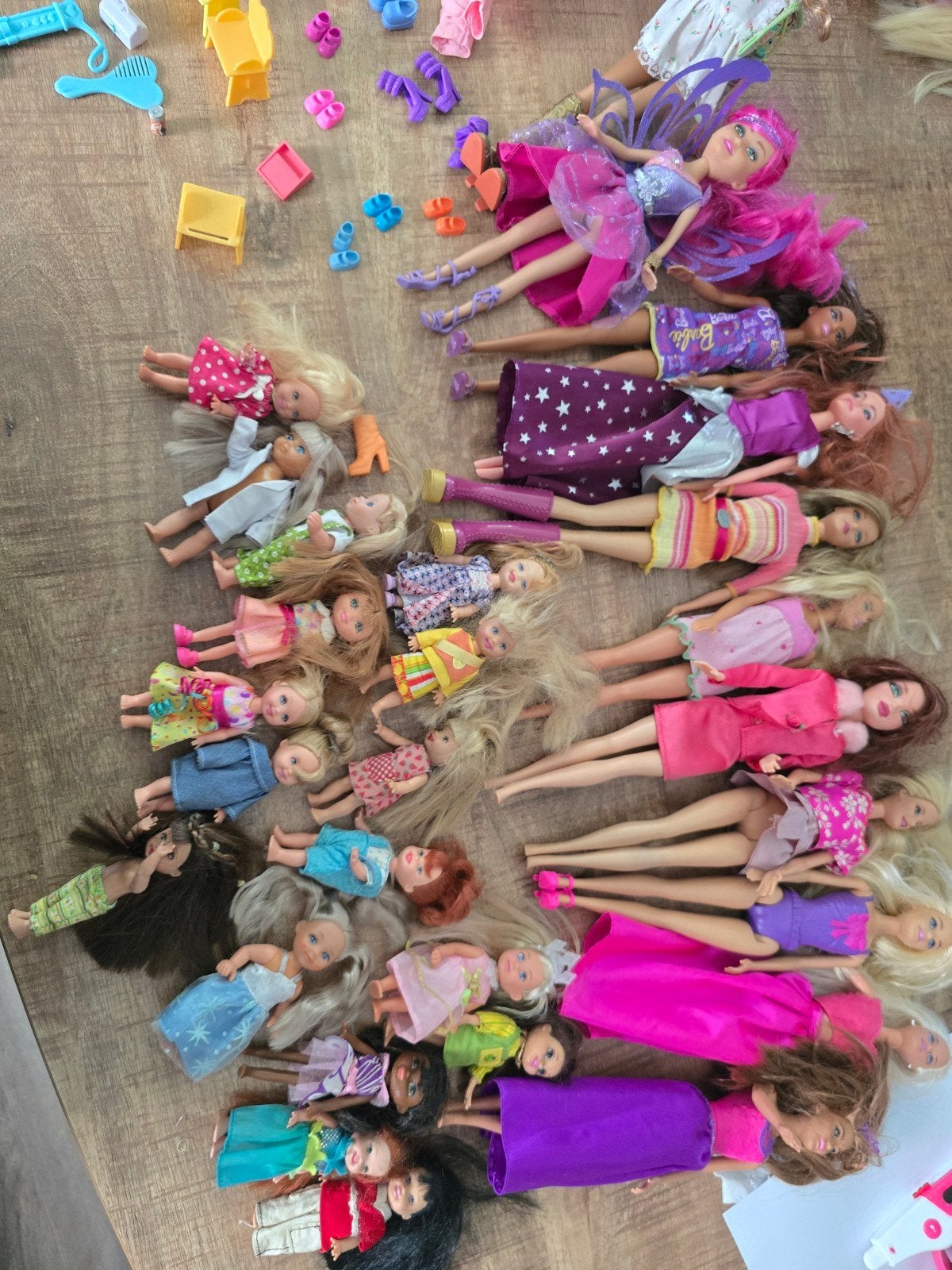 Te koop Groot set barbies, Ophalen, Gebruikt, Barbie
