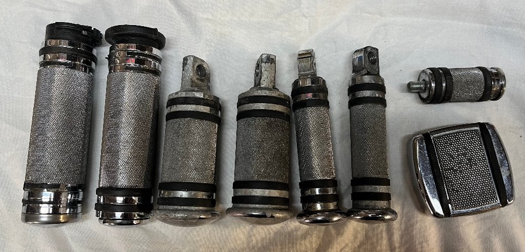 Harley set sterke metaal voetsteunen en hanggrepen., Motoren, Ophalen