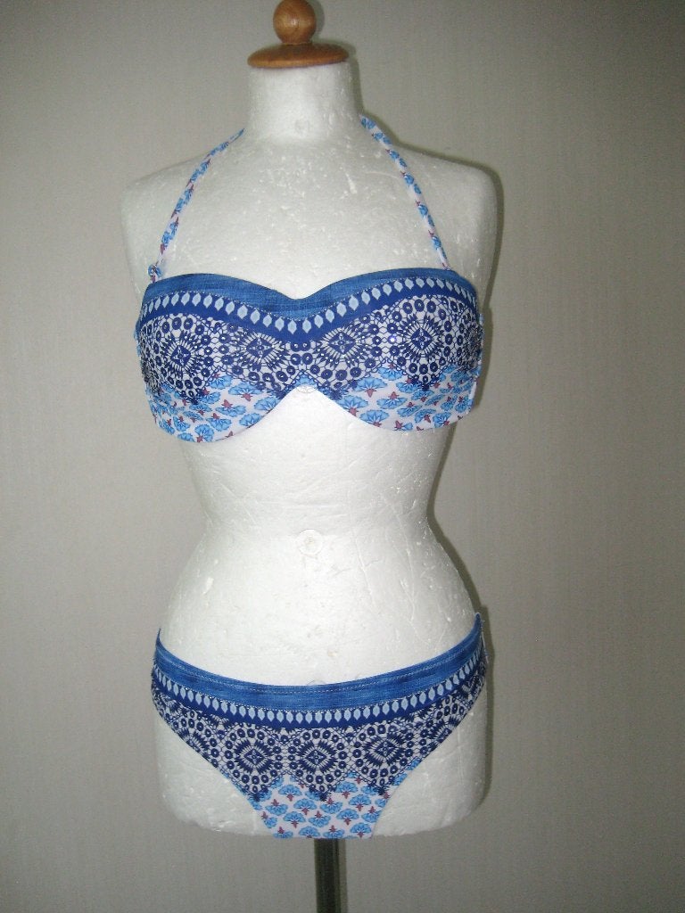 Bikini met bandeau top  in blauw tinten met strass op de top, Verzenden, Gedragen, Blauw, Bikini