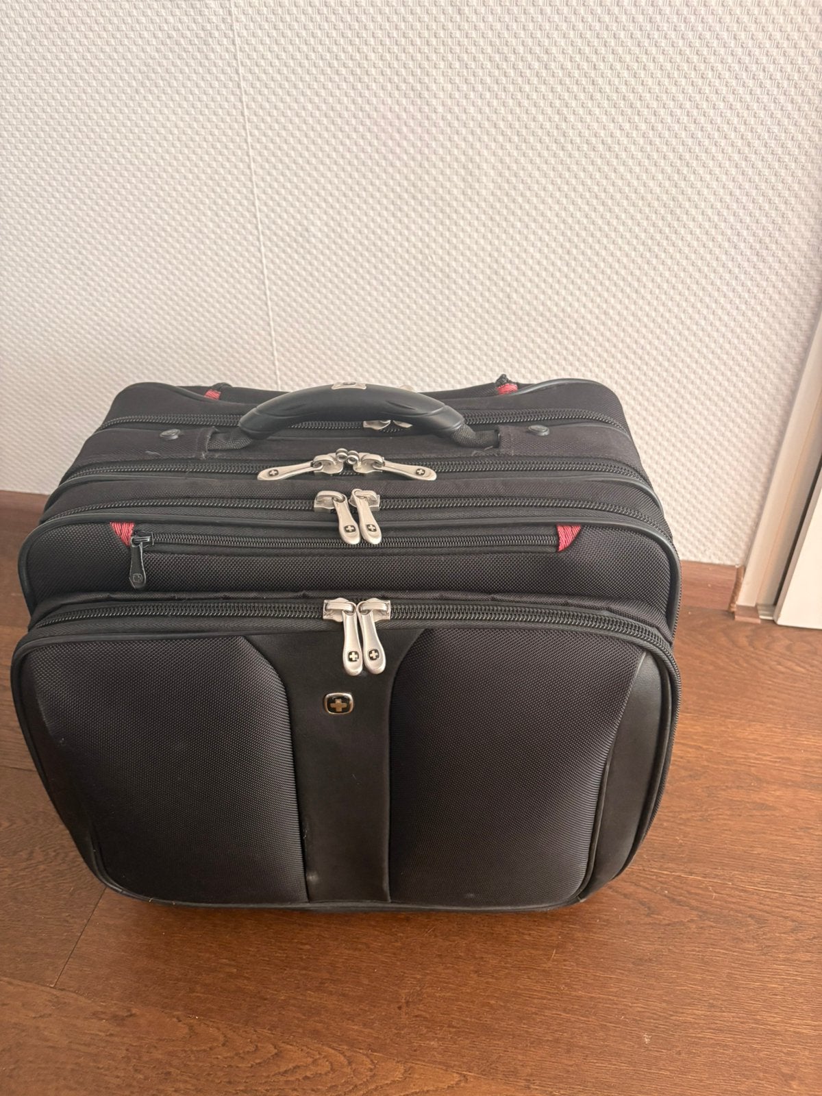Laptoptrolley, Wenger Patriot II (15,6”), Ophalen, Uitschuifbare handgreep, Hard kunststof, Minder dan 50 cm