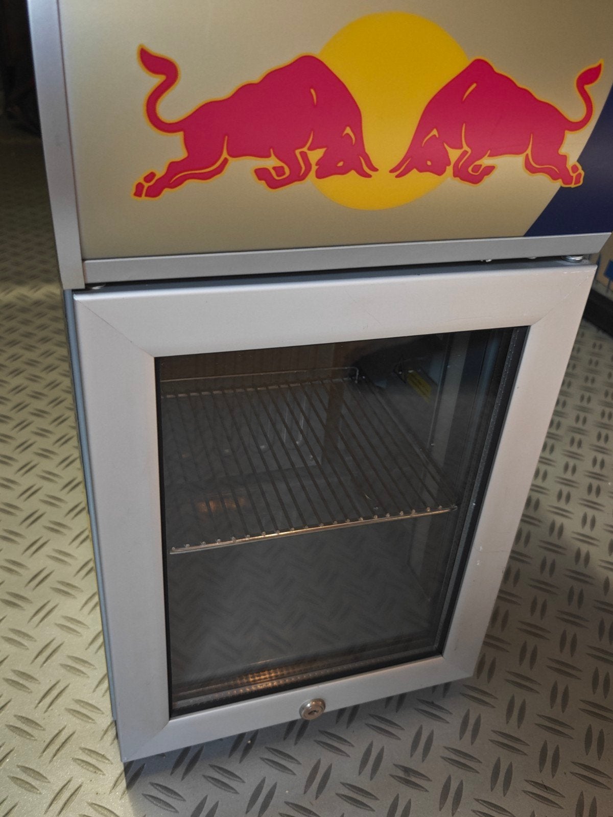 Red Bull Mini fridge, Witgoed en Apparatuur, Ophalen, Minder dan 85 cm, Minder dan 75 liter, 45 tot 60 cm
