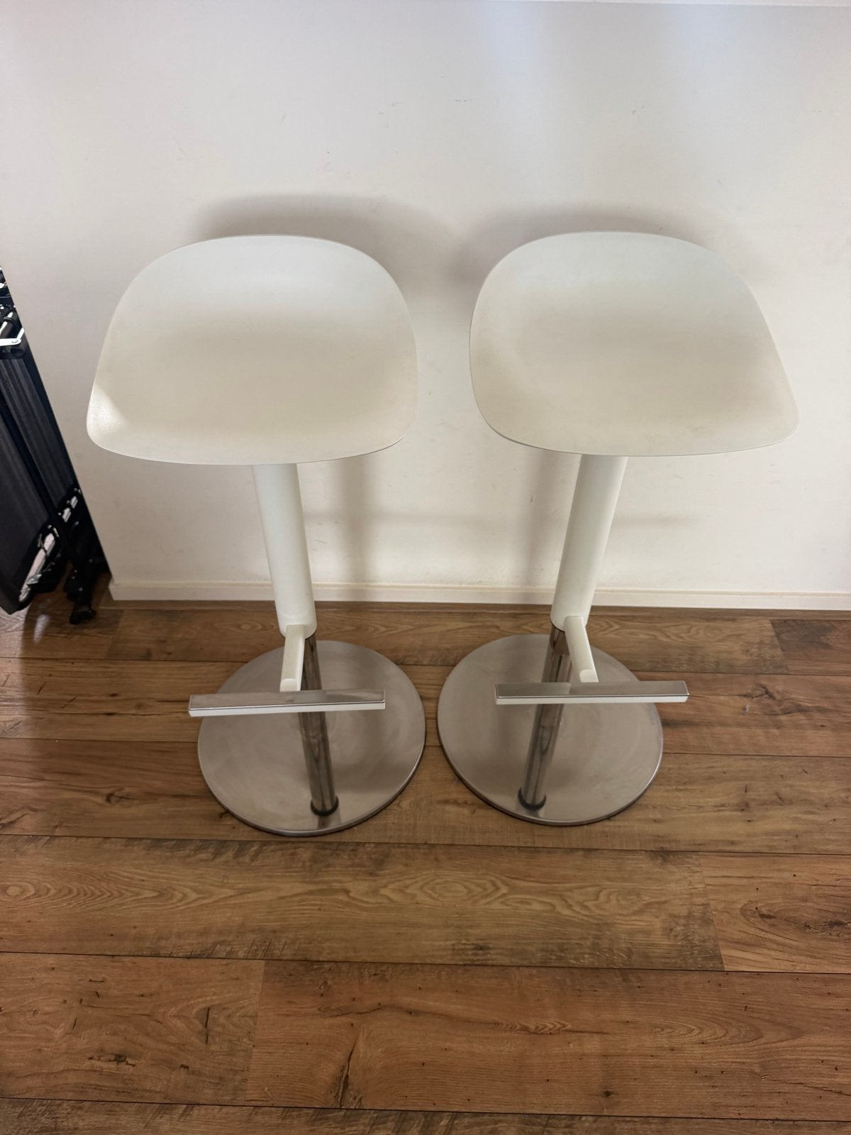 Set van 2 witte barkrukken, verstelbaar IKEA JANINGE, Ophalen, Kunststof, Gebruikt, In hoogte verstelbaar