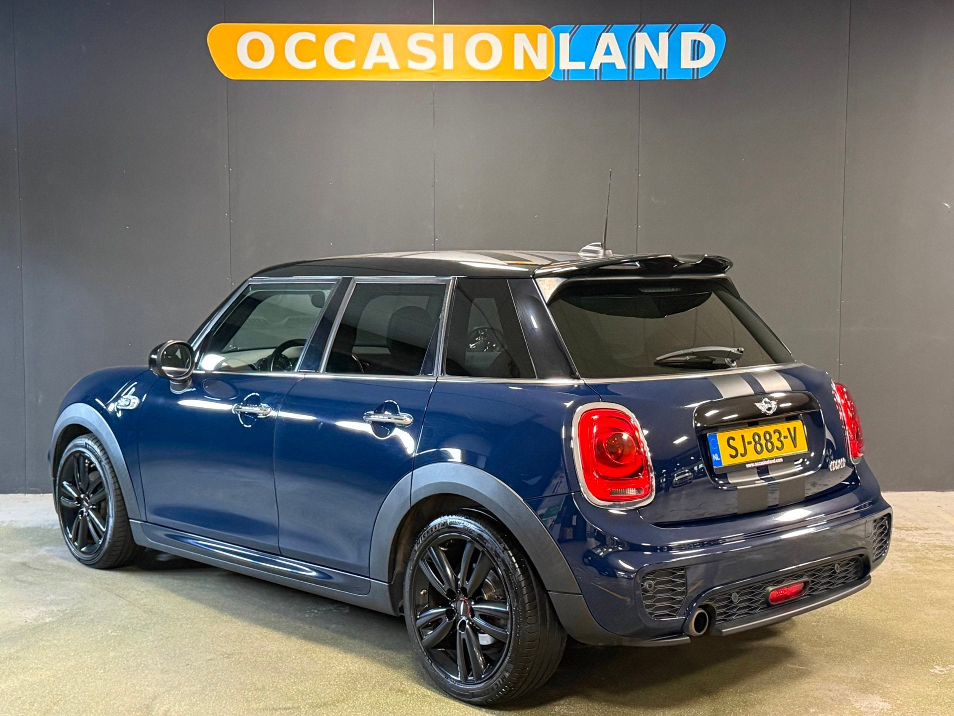 Mini Mini 1.5 Cooper Serious Business JCW|KEYLESS|LED|CRUISE, Auto's, Mini, 136 pk, Gebruikt, Blauw, 49 €/maand