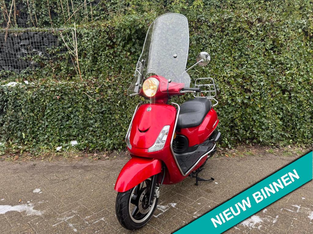 SYM Fiddle 2 RED Windscherm Chrome Opties BETAAL met in3, Fietsen en Brommers, Scooters | SYM, Gebruikt, Fiddle, Benzine