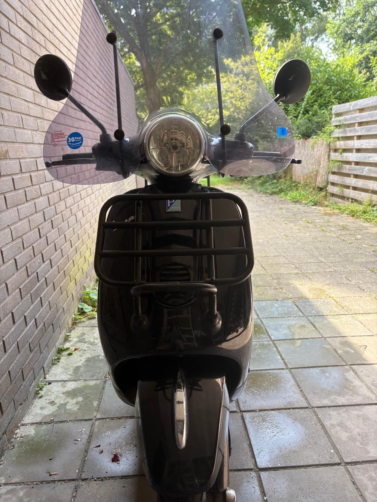 Vespa LX Scooter - Zwart, Goed Onderhouden, Fietsen en Brommers, Ophalen, Gebruikt, Maximaal 45 km/u, Benzine