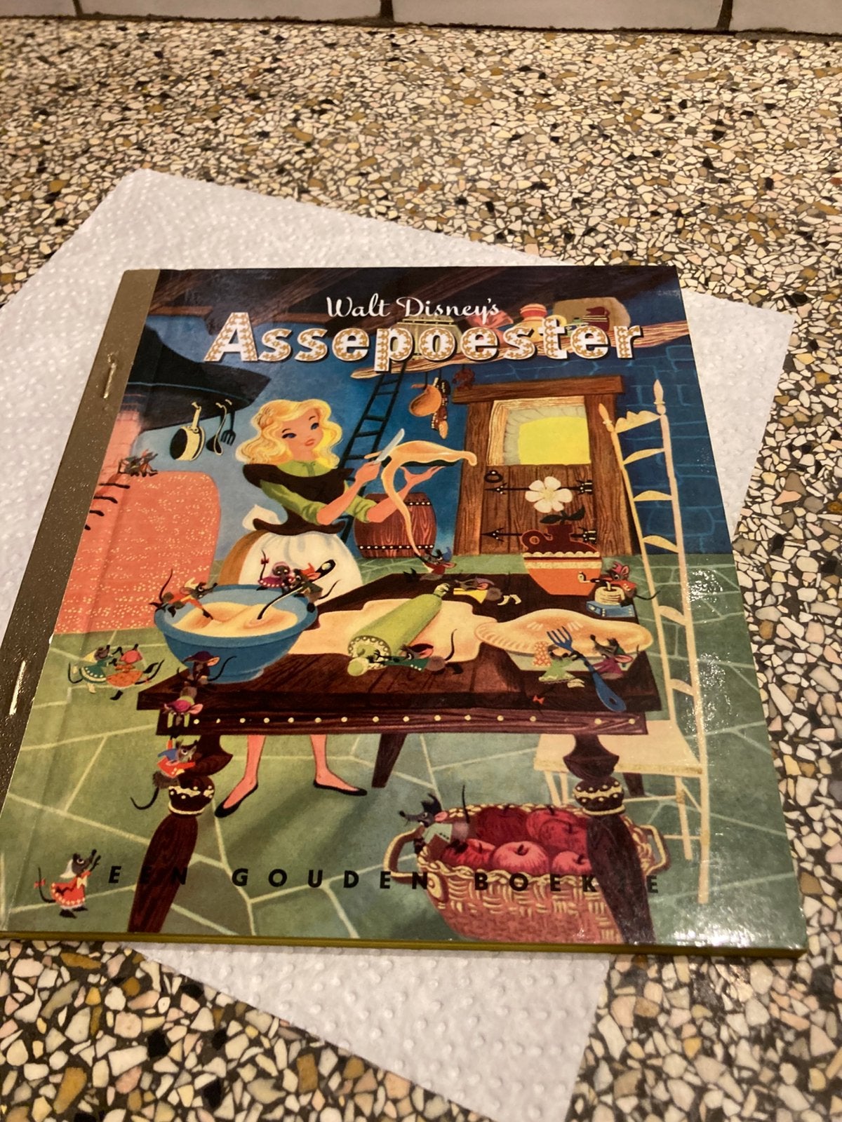 Gouden boekje assepoester, Boeken, Ophalen of Verzenden, Zo goed als nieuw