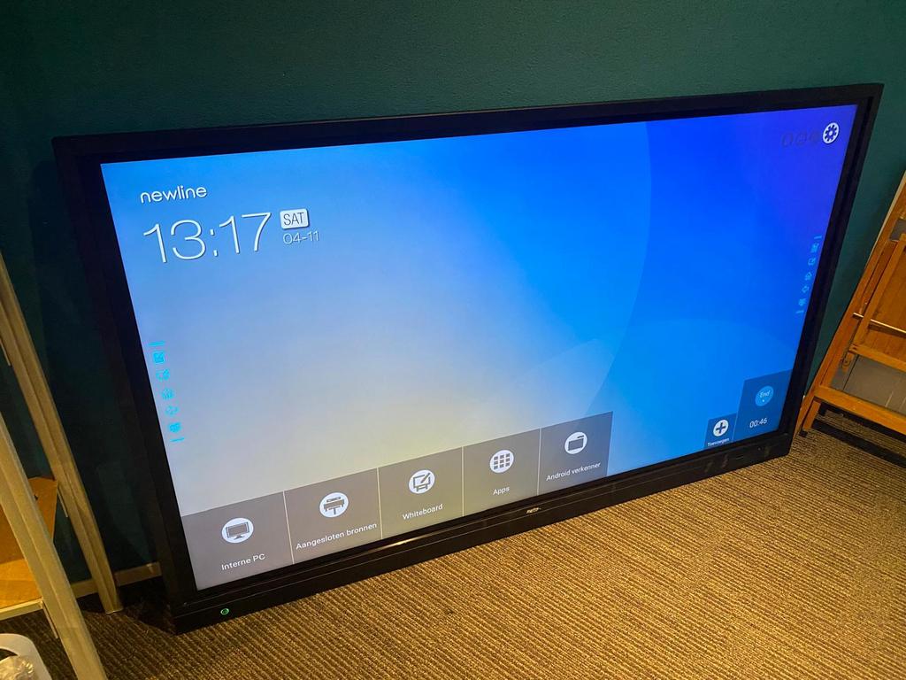 Schitterende NewLine touchscreen TV 75 inch 4K UHD, Ophalen, LED, 50 Hz, Zo goed als nieuw