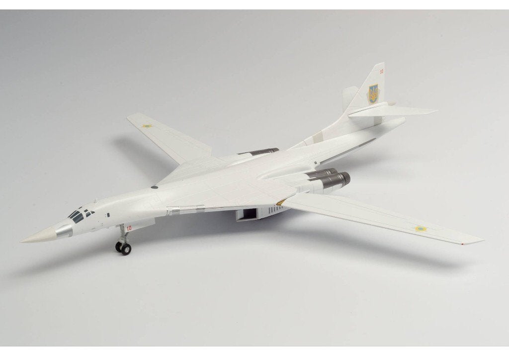 Tupolev Tu-160 Blackjack Ukrainian Air Force Herpa 570824, Schaalmodel, Herpa Miniaturmodelle GmbH Leonrodstraße 46-47 herpa@herpa.de