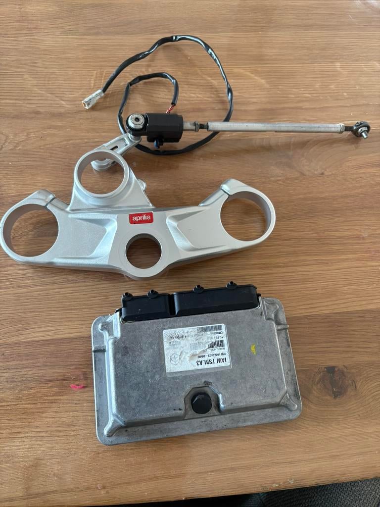 Aprilia Tuono v4/Rsv4 Original Quickshifter, Ophalen of Verzenden, Gebruikt