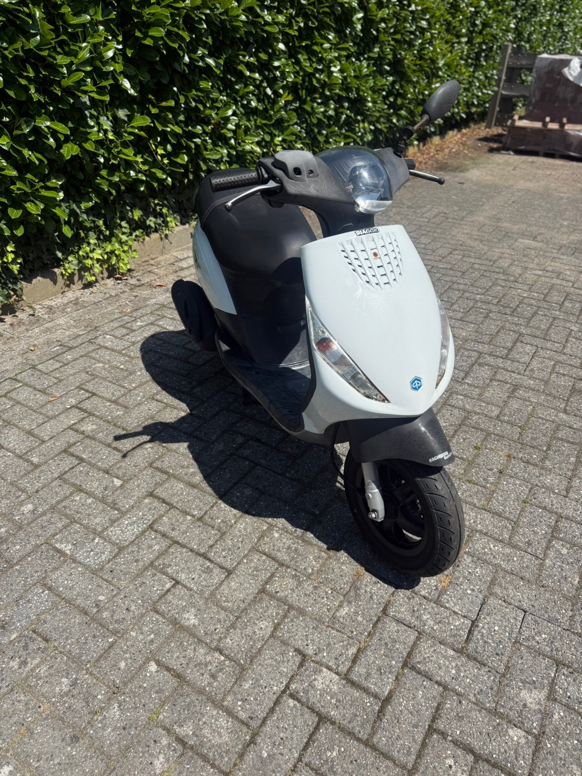 PIAGGIO ZIP 2016 2200 KM KOMT VAN EERSTE EIGENAAR zelfzaam, Fietsen en Brommers, Scooters | Piaggio, Ophalen of Verzenden, Zo goed als nieuw