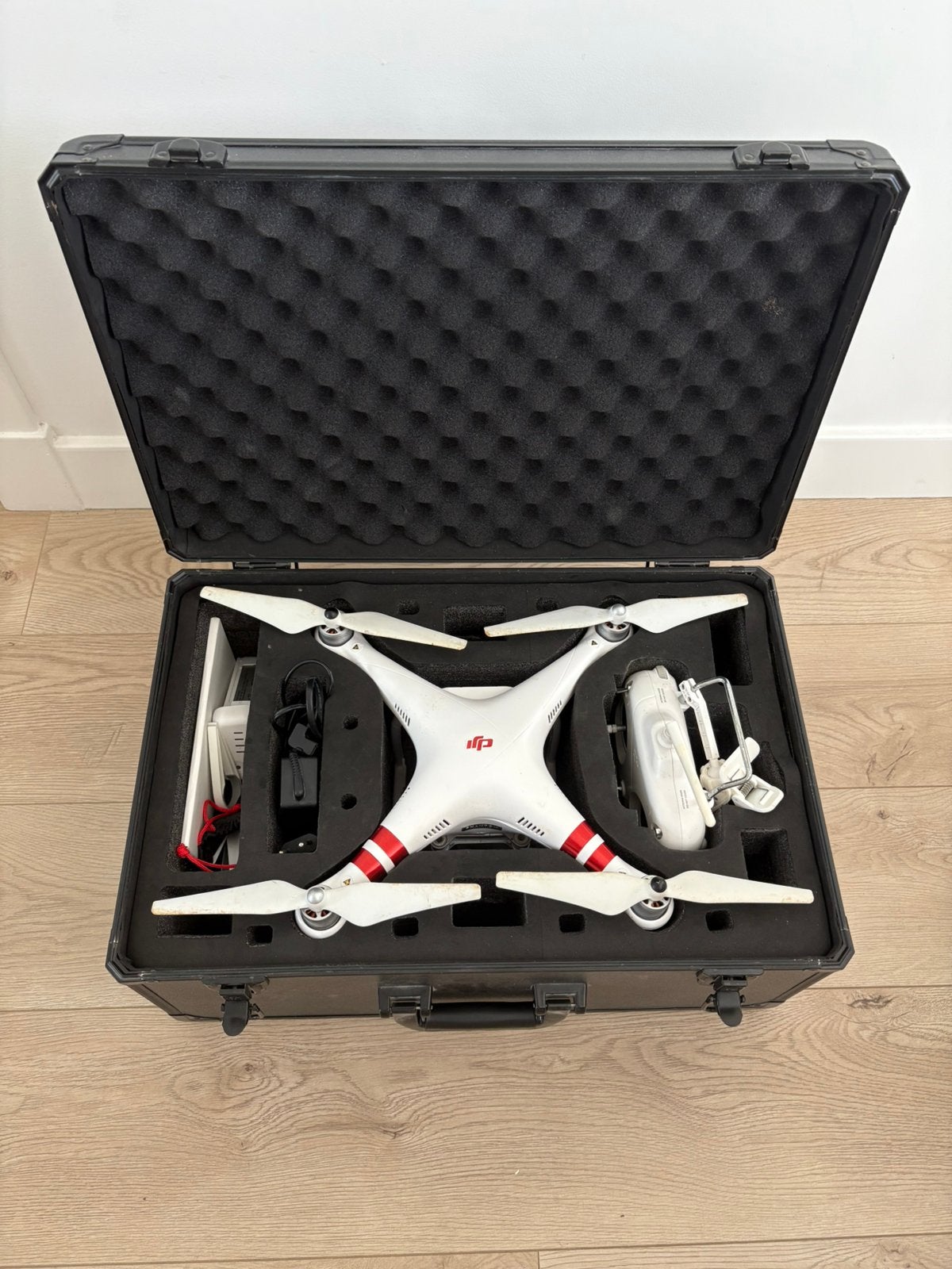 DJI Phantom 3 Standard Drone met Camera en Accessoires, Gebruikt, Cameradrone, 100 tot 1000 meter, Gimbal (camerastabilisatie)