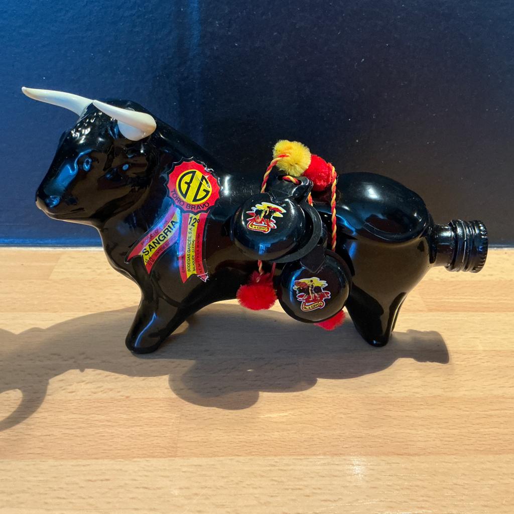 Spaans Fles in de vorm van een stier., Ophalen of Verzenden, Nieuw