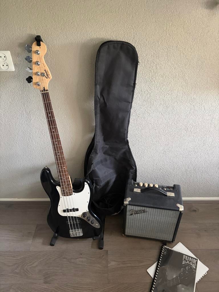 Squier Jazz Bass Set: Basgitaar, Versterker & Tas, Ophalen, Gebruikt, Elektrisch