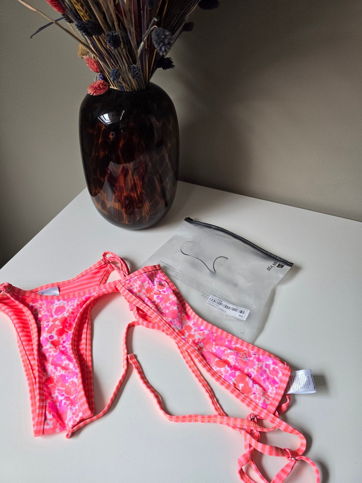 Nieuwe roze bikini met bloemenprint, Nieuw, Ophalen of Verzenden, Onbekend, Roze
