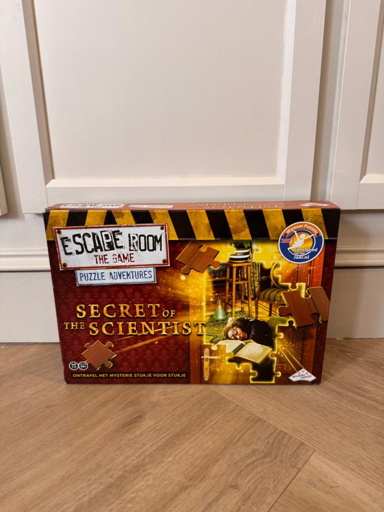 Escape Room The Game: Secret of the Scientist, Ophalen, Minder dan 500 stukjes, Zo goed als nieuw, Legpuzzel
