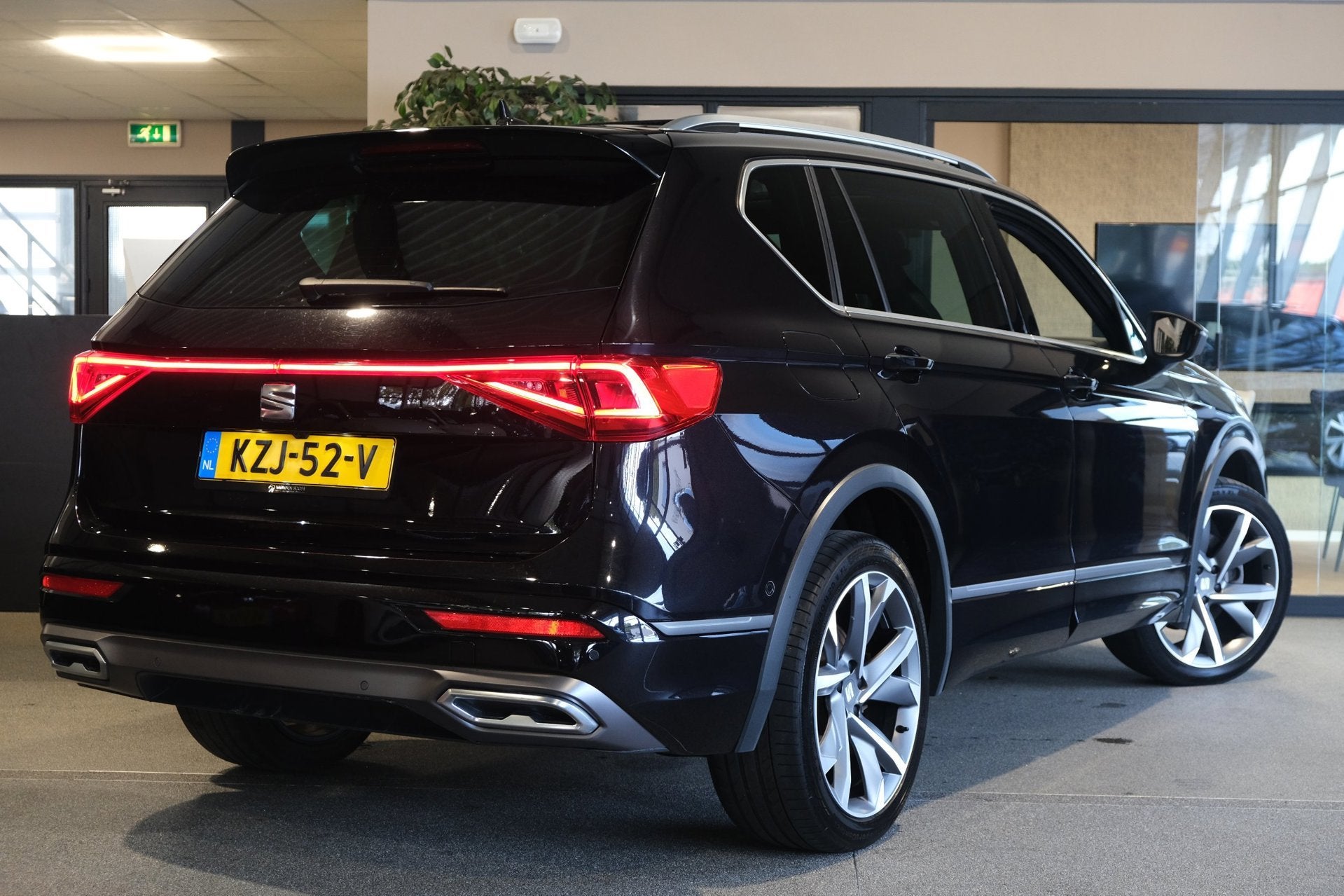 Seat Tarraco 1.4 TSI e-Hybrid PHEV FR 245PK Pano Trekhaak Ca, Auto's, Dealer onderhouden, Gebruikt, 4 cilinders, 2000 kg