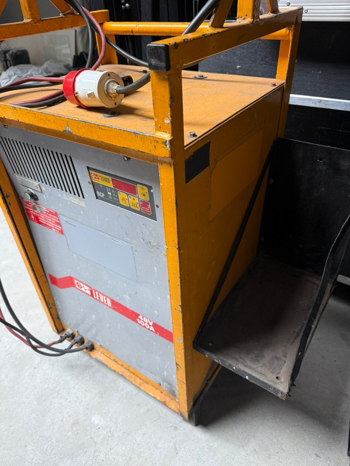 Accu Lader Lever 48 volt - 100 ampere - 380 volt, Ophalen, Gebruikt