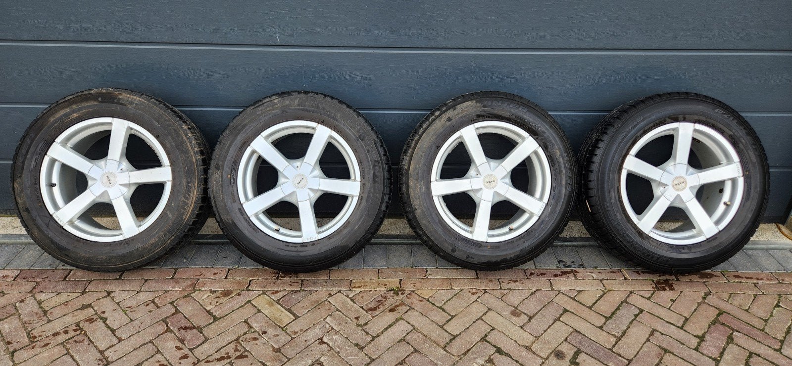 Falken Winterbanden met Velgen 235/65R17, Gebruikt, Banden en Velgen, 17 inch, 235 mm