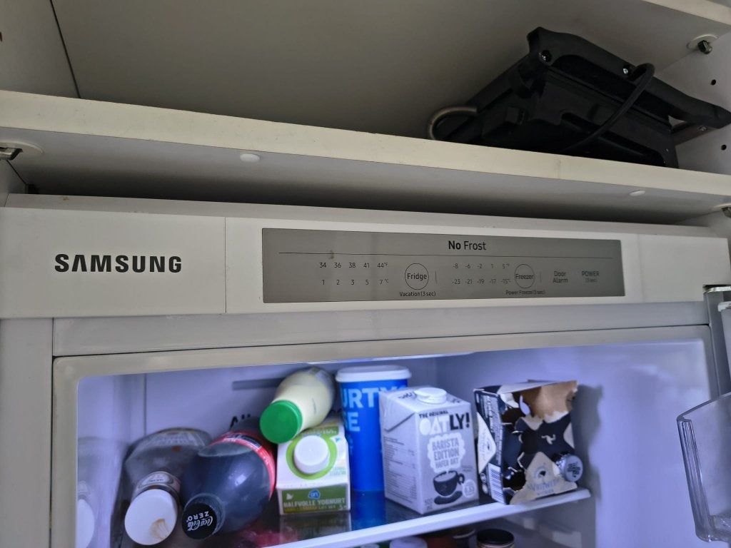 Foto 2 van Samsung BRB260010WW inbouw koel-vriescombinatie – No Frost