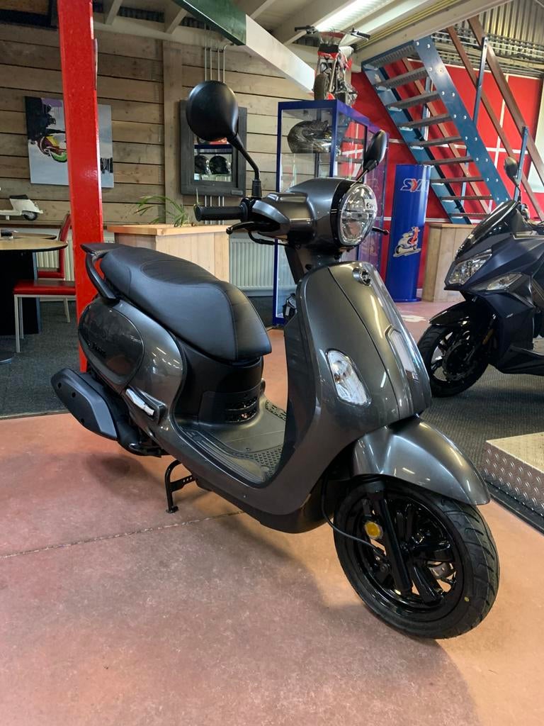 Gebro scooters: Sym fiddle IV 4 45KM BJ2026 NIEUW, Fietsen en Brommers, Scooters | SYM, Nieuw, Fiddle, Maximaal 45 km/u, Benzine