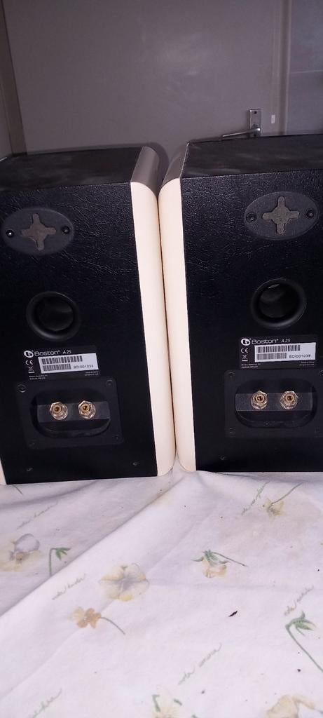 Boston A 25 boekenplank luidsprekers., Audio, Tv en Foto, Luidsprekers, Ophalen, 60 tot 120 watt, Front, Rear of Stereo speakers