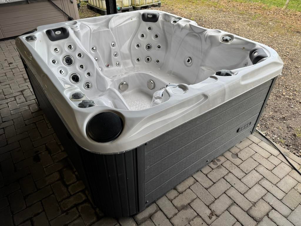 Jacuzzi gebruikt Passion Spa Pleasure 5-pers incl cover, 4011 GM, Passion Spa, Zo goed als nieuw, Verzenden